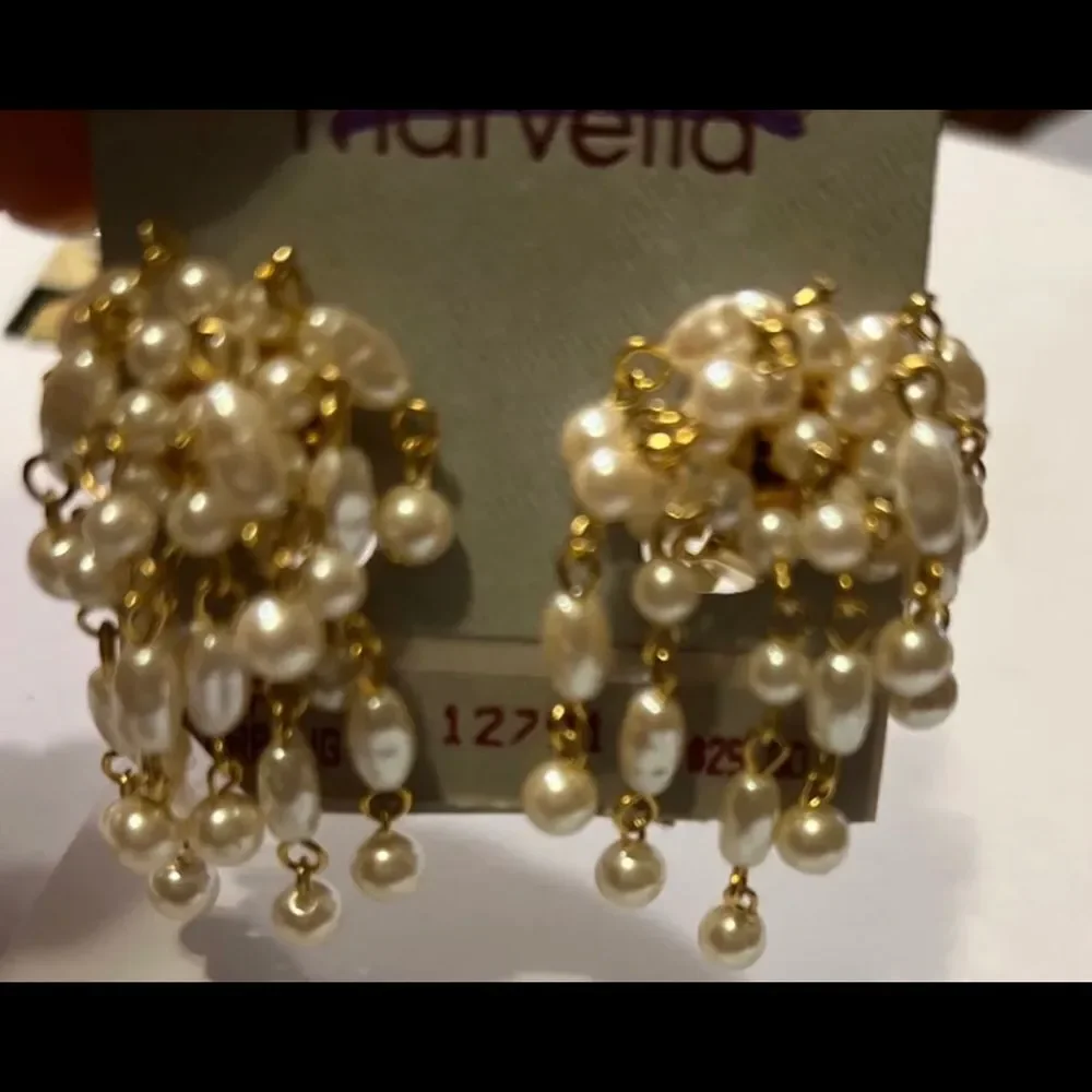 Vintage MARVELLA Faux Pearl Cluster CLIP Bauble Dangle Earrings Gold-Tone